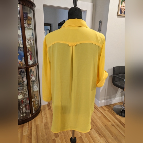 New York & Company Collor Yellow Long Sleeves Top Women's Size L - Picture 3 of 3